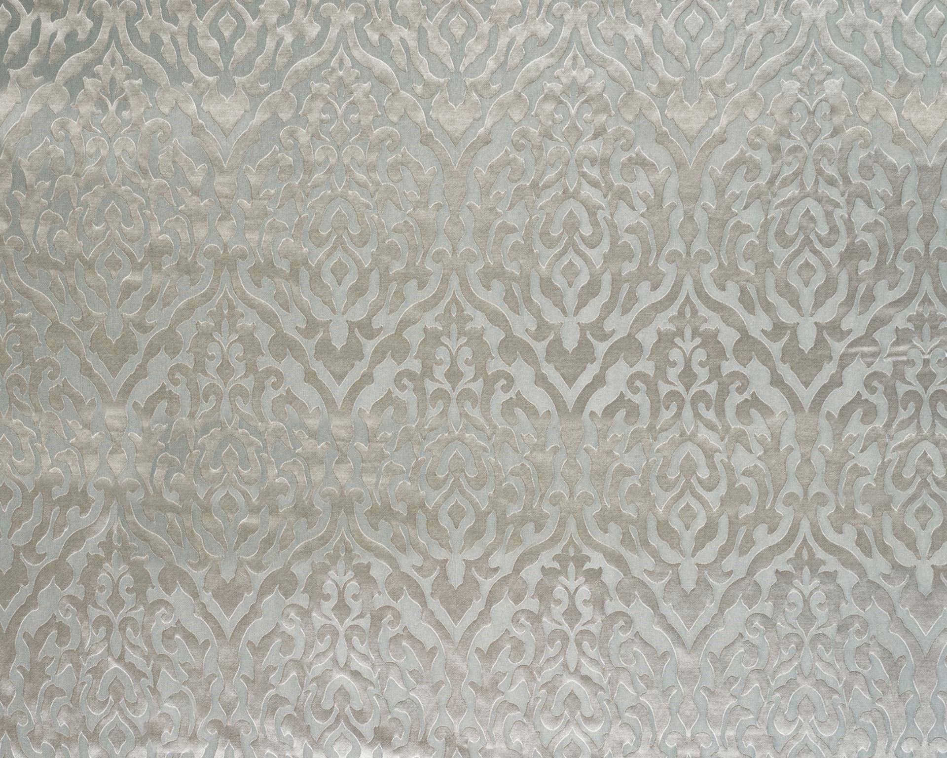 Dahlia Silver