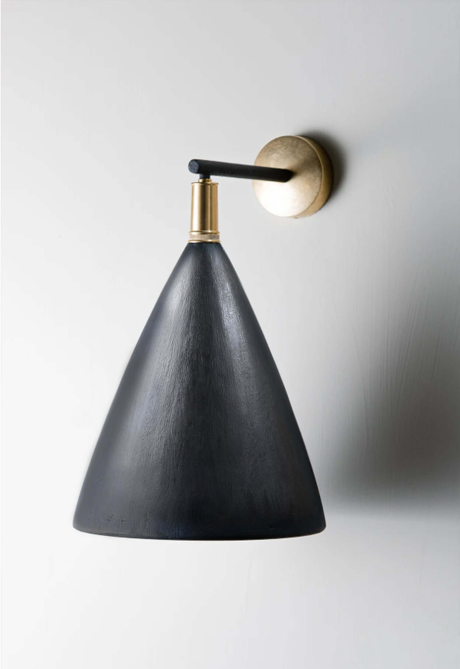 Matilda Wall Light Medium Single TWL150M
