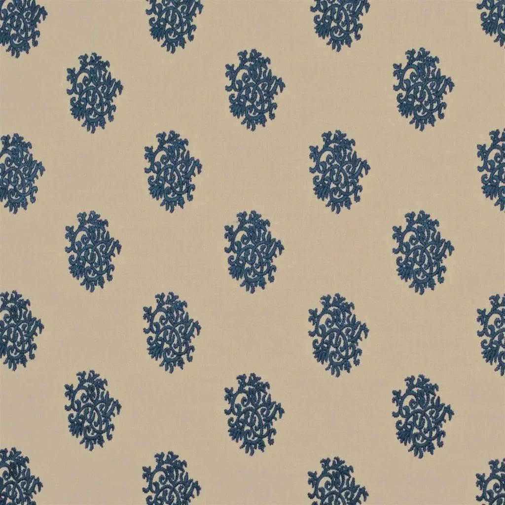 Delphine Embroidery FRL5197-01