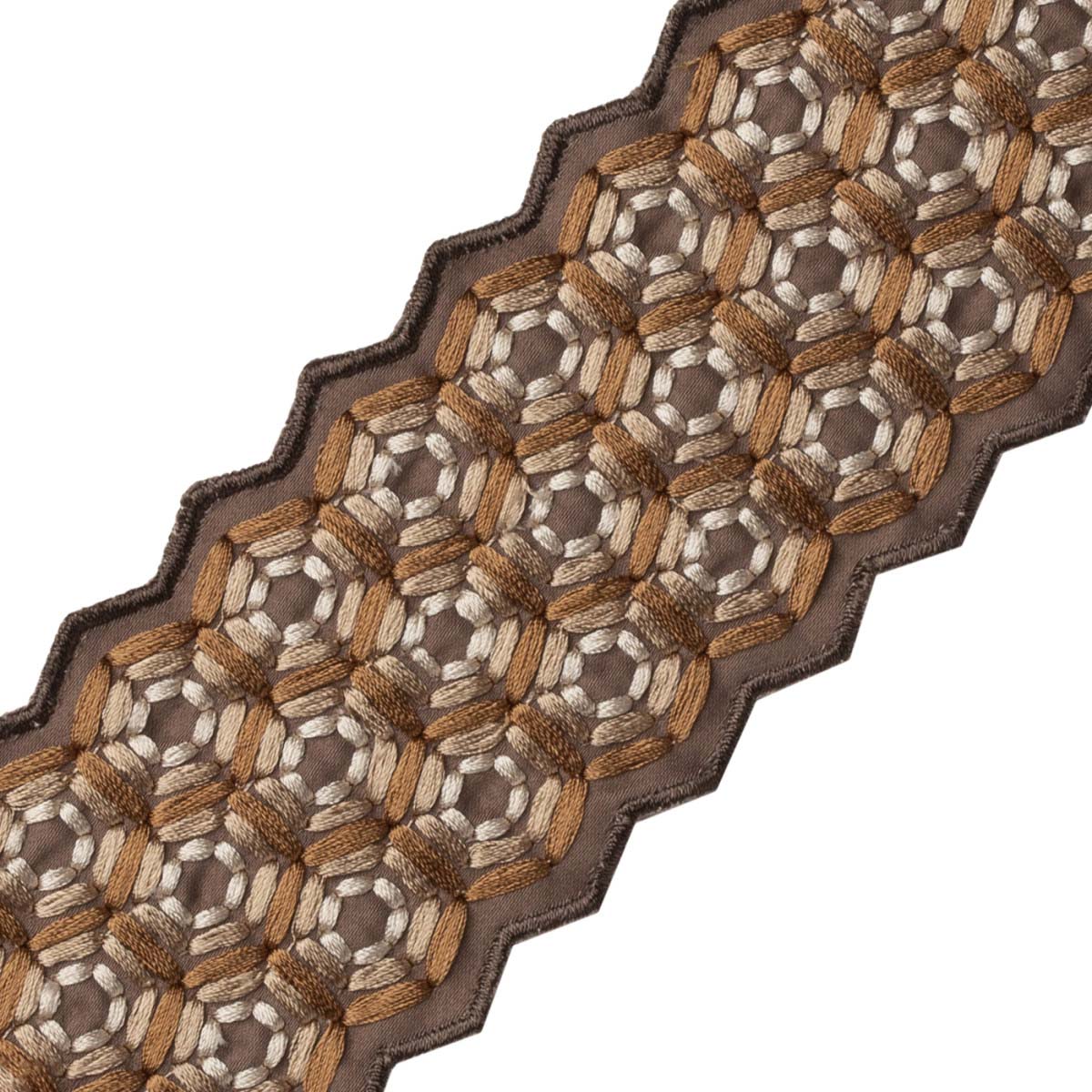 Queen Bee Embroidered Border BT-59583-04