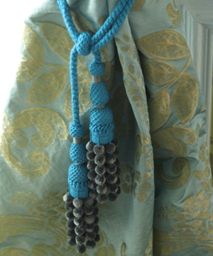 Briati Tie Back T53-02