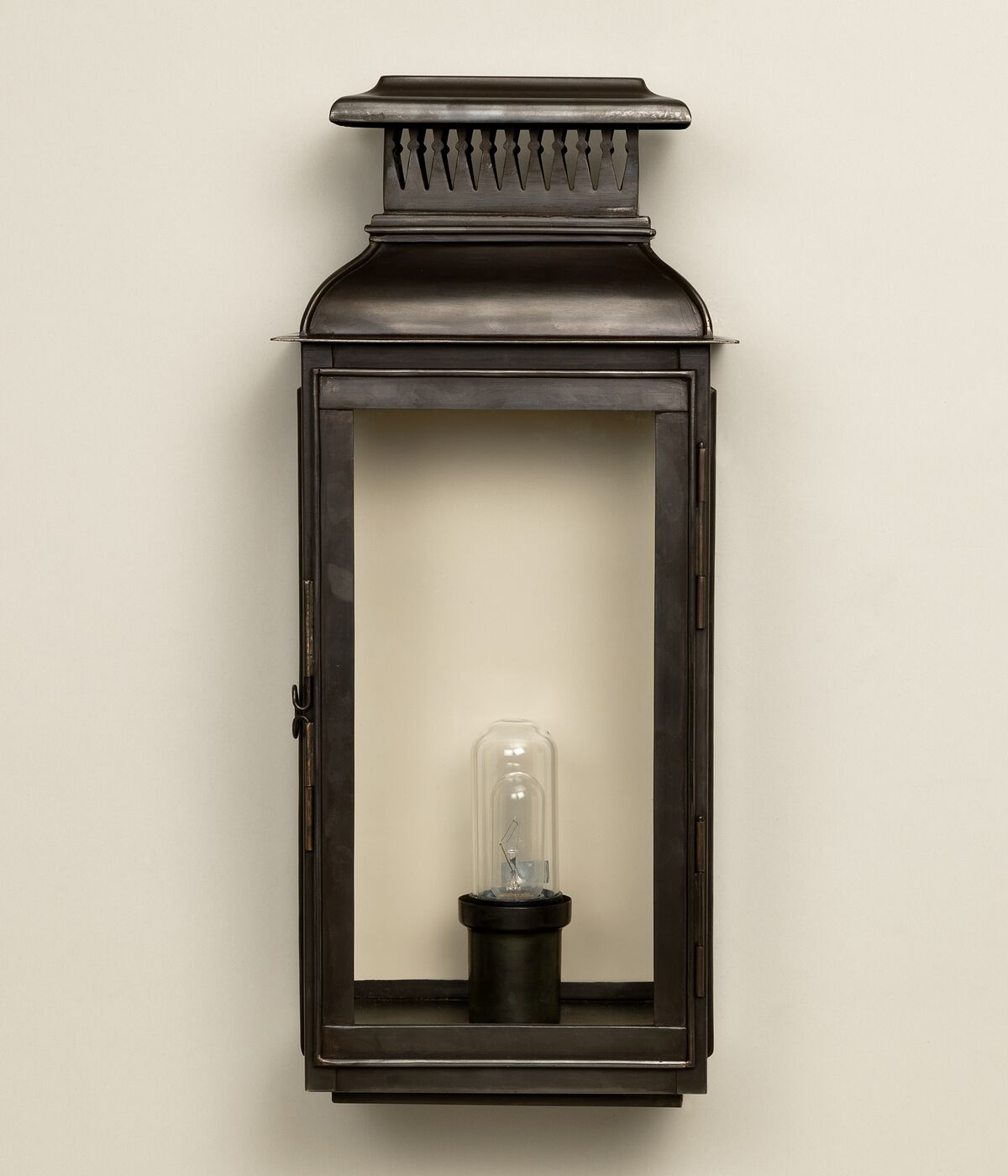 Kingston Wall Lantern WA0132.BZ