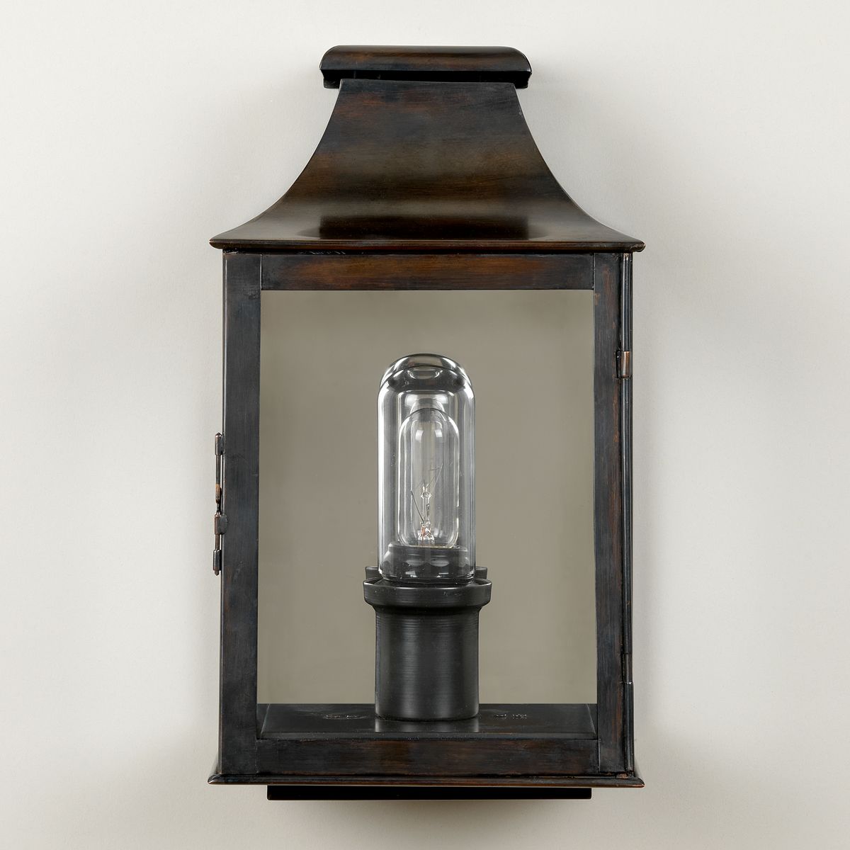 Powis Wall Lantern WA0122.BZ