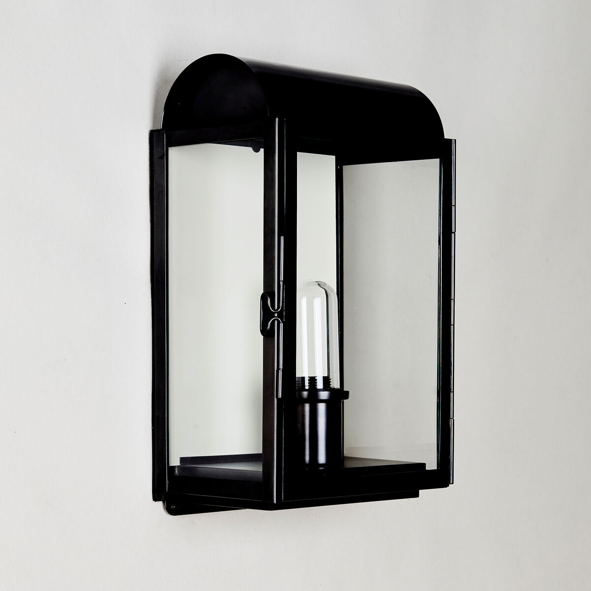 Tichfield Wall Lantern WA0372.BK