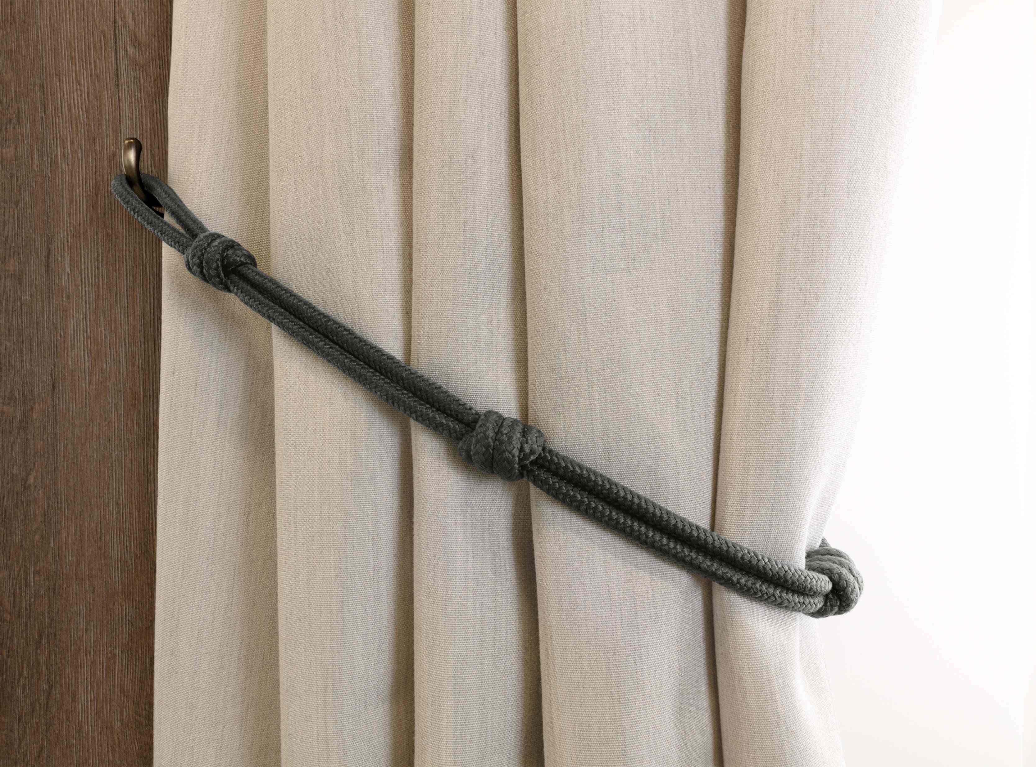 Knotted Tie Back T130/01