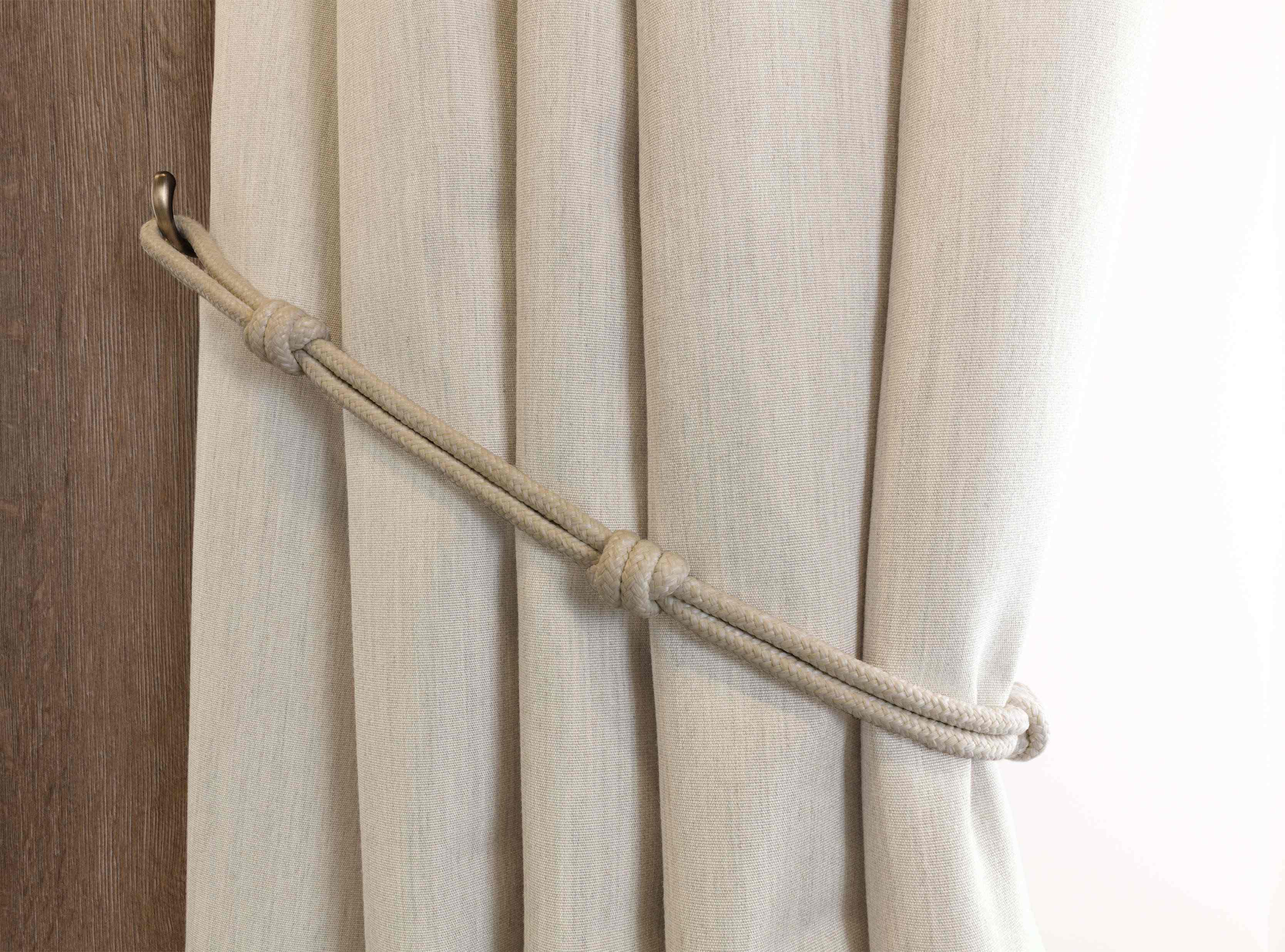 Knotted Tie Back T130/03